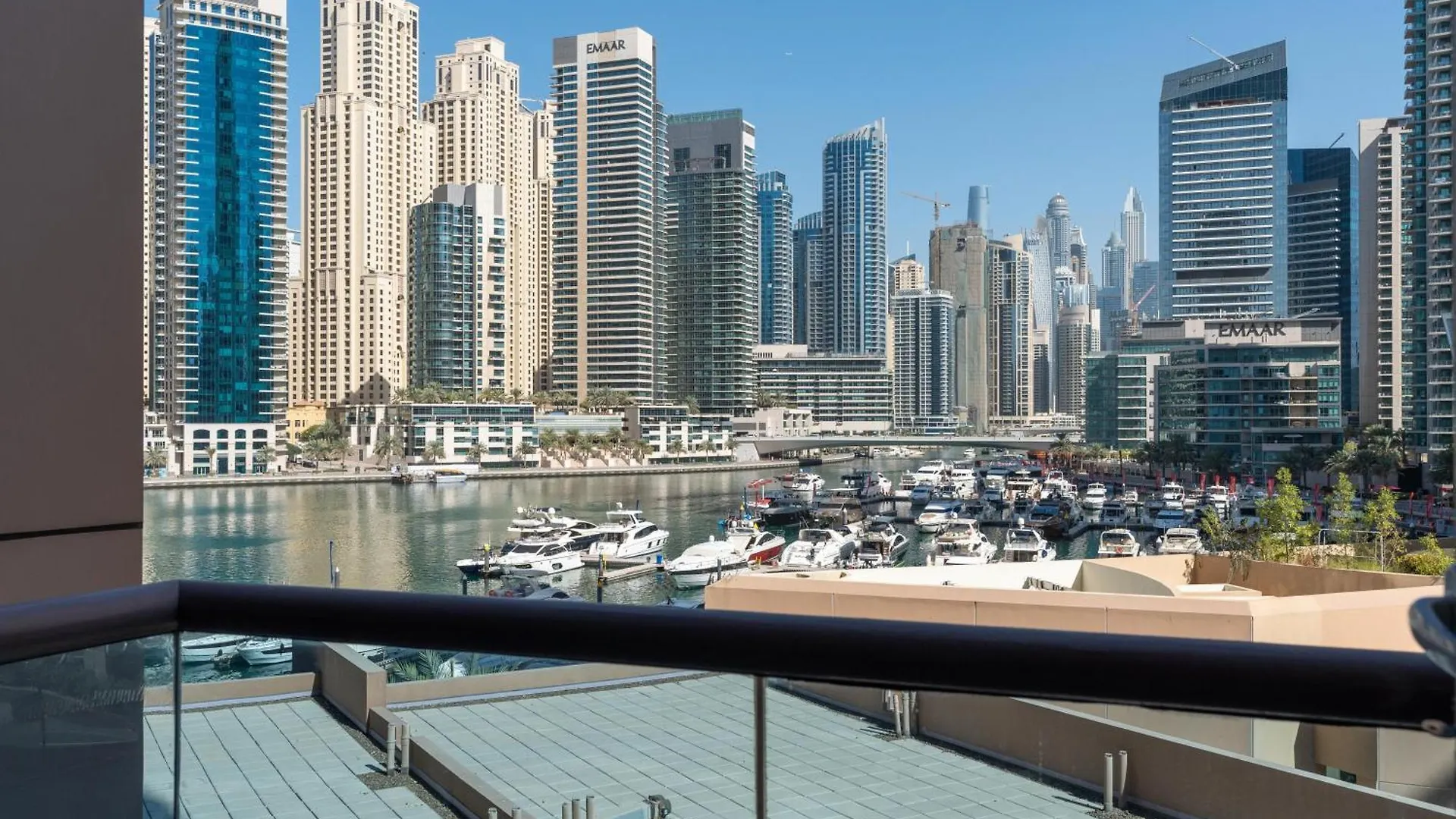 Stylish 1-Bedroom With Breathtaking Views At Dubai Marina Holiday home