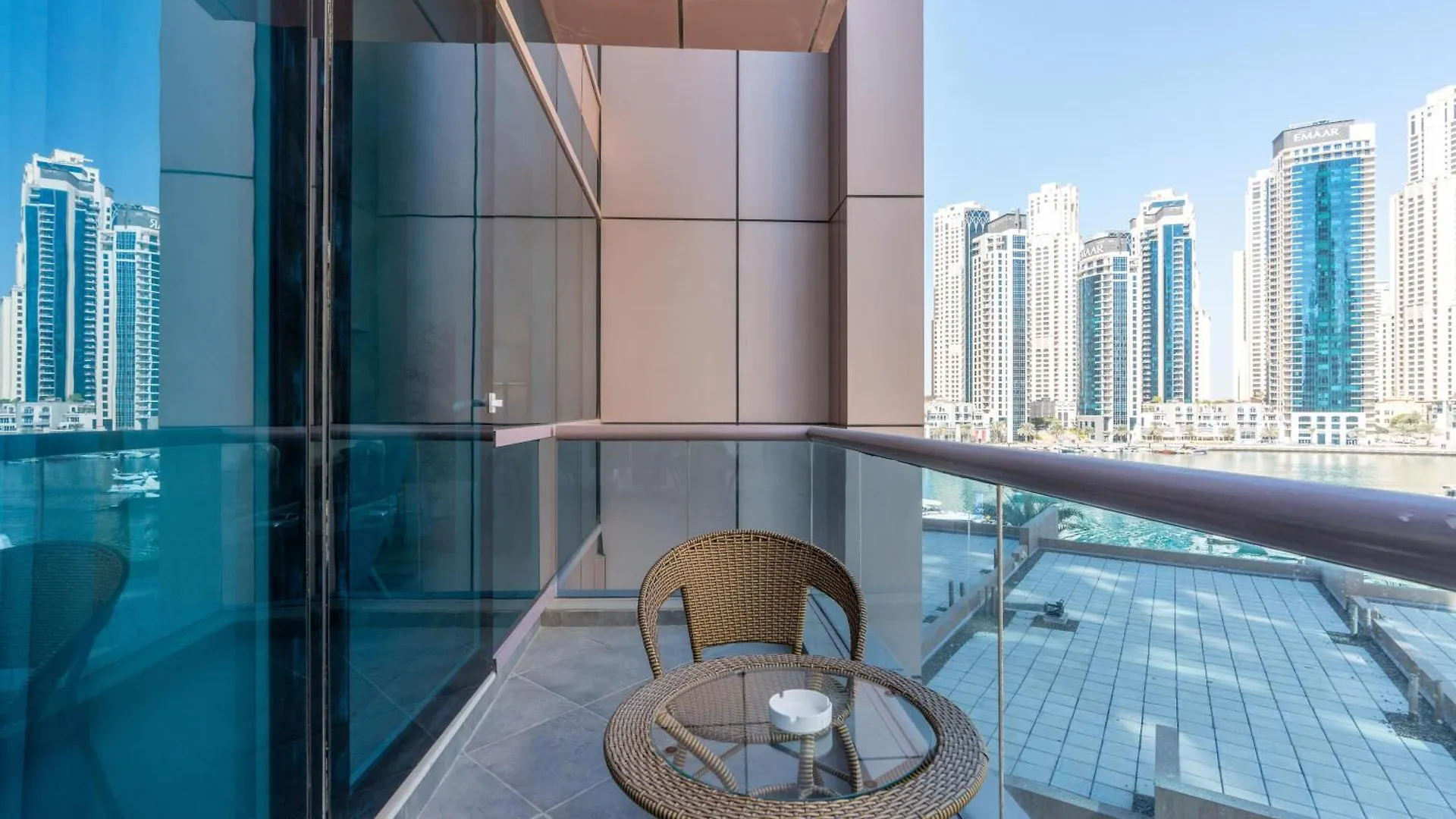 Stylish 1-Bedroom With Breathtaking Views At Dubai Marina Holiday home
