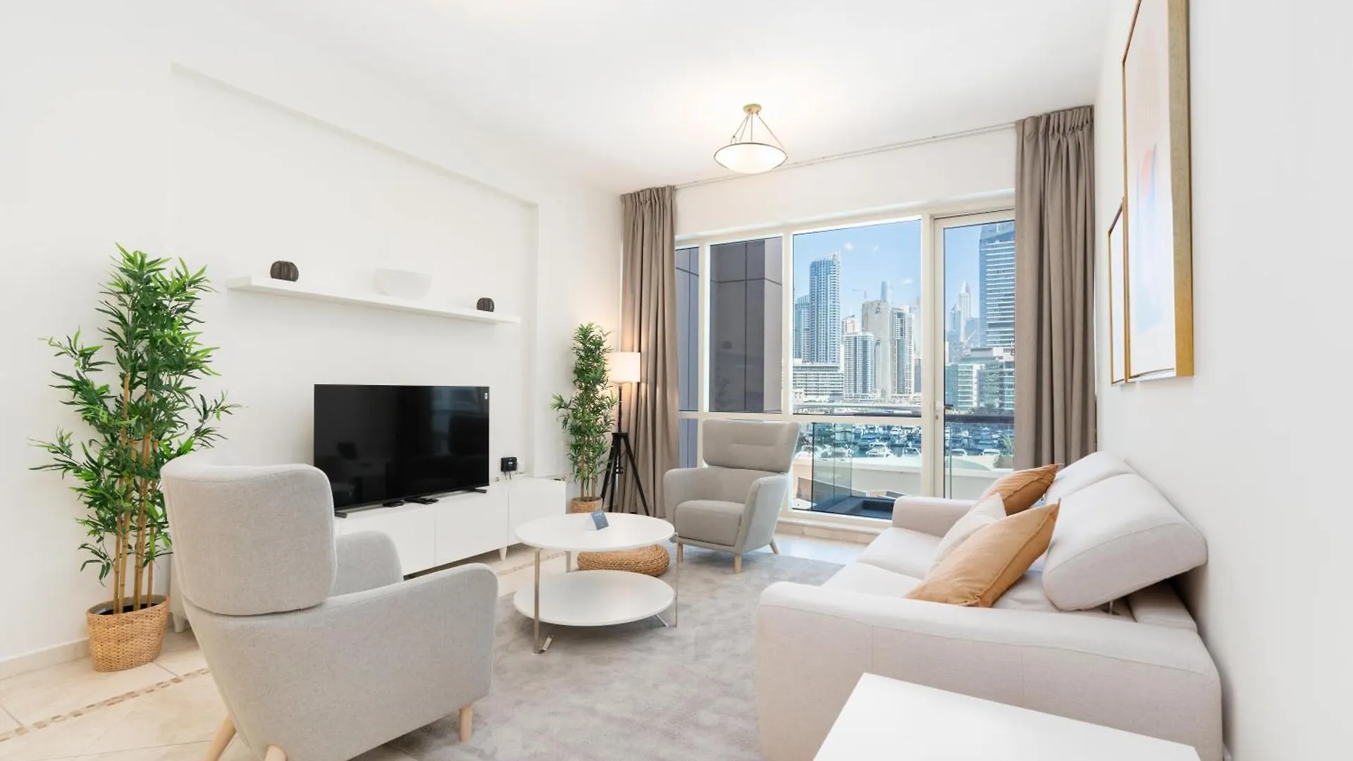 Stylish 1-Bedroom With Breathtaking Views At Dubai Marina